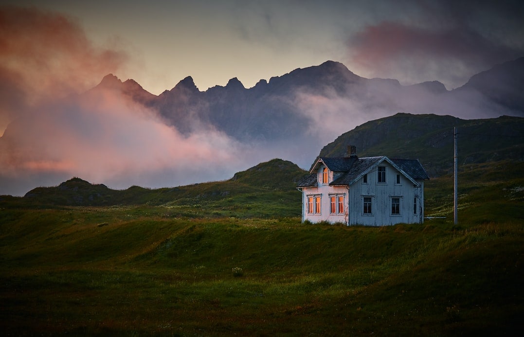 remote working advantages, disadvantages and the future of remote work in 2021 - featured image
